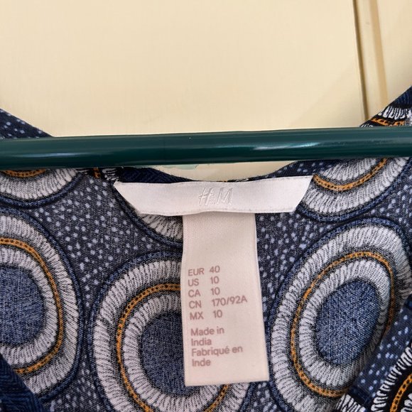 Lovely early 2000s H&M top - Picture 2 of 3